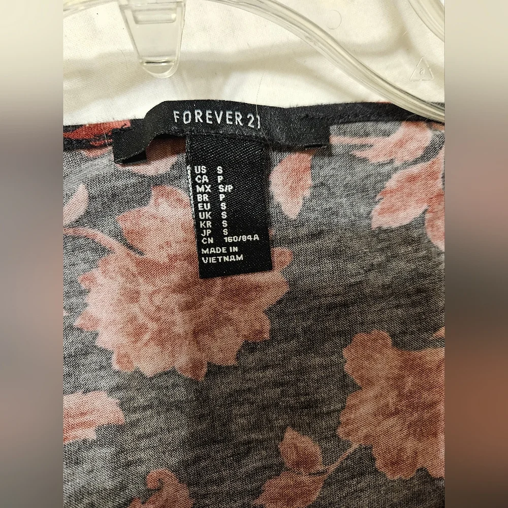 Forever 21 Black and Pink Wrap Crop Top, S/XS - Picture 3 of 4